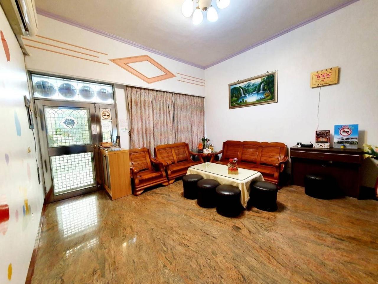 Yilan Xiang Feng Homestay อู่เจี๋ย ภายนอก รูปภาพ