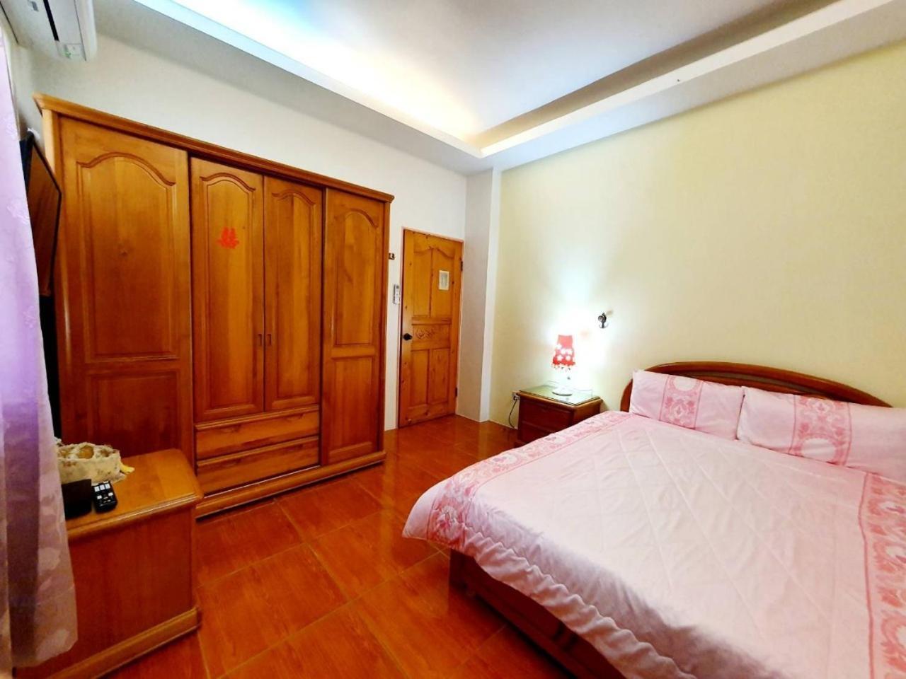 Yilan Xiang Feng Homestay อู่เจี๋ย ภายนอก รูปภาพ
