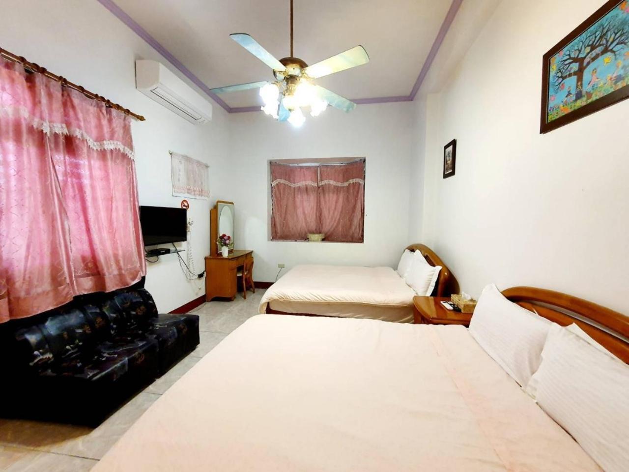 Yilan Xiang Feng Homestay อู่เจี๋ย ภายนอก รูปภาพ