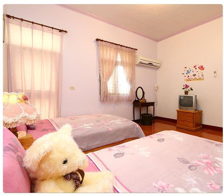 Yilan Xiang Feng Homestay อู่เจี๋ย ภายนอก รูปภาพ