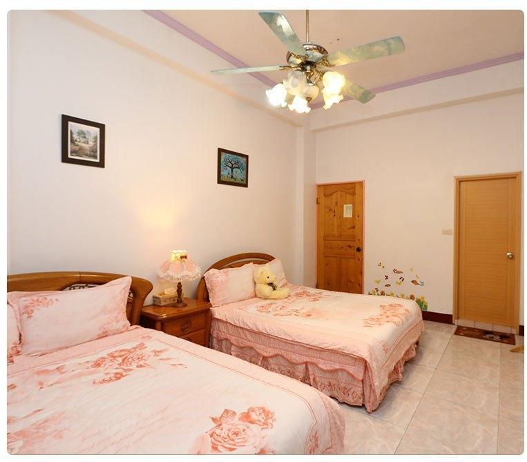 Yilan Xiang Feng Homestay อู่เจี๋ย ภายนอก รูปภาพ