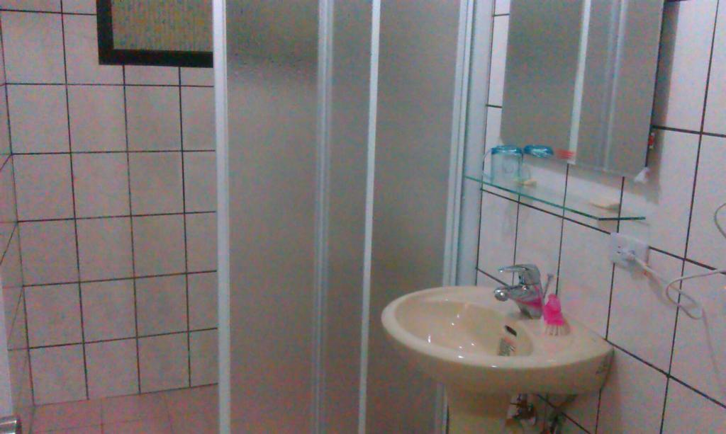 Yilan Xiang Feng Homestay อู่เจี๋ย ภายนอก รูปภาพ