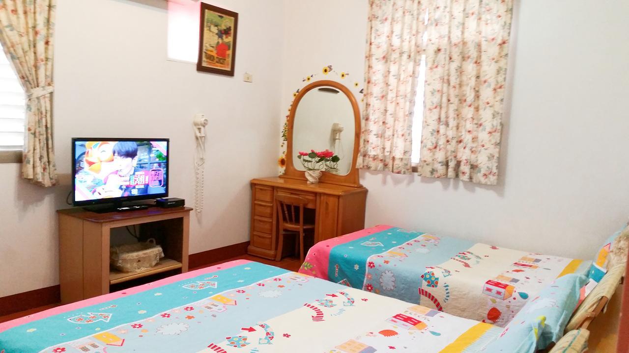Yilan Xiang Feng Homestay อู่เจี๋ย ภายนอก รูปภาพ