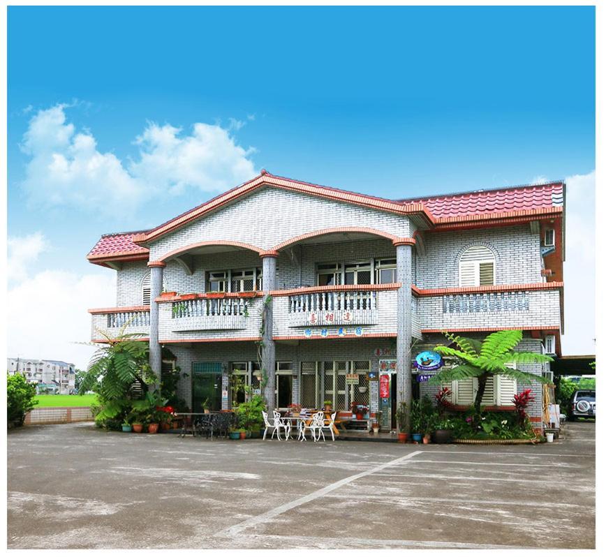 Yilan Xiang Feng Homestay อู่เจี๋ย ภายนอก รูปภาพ